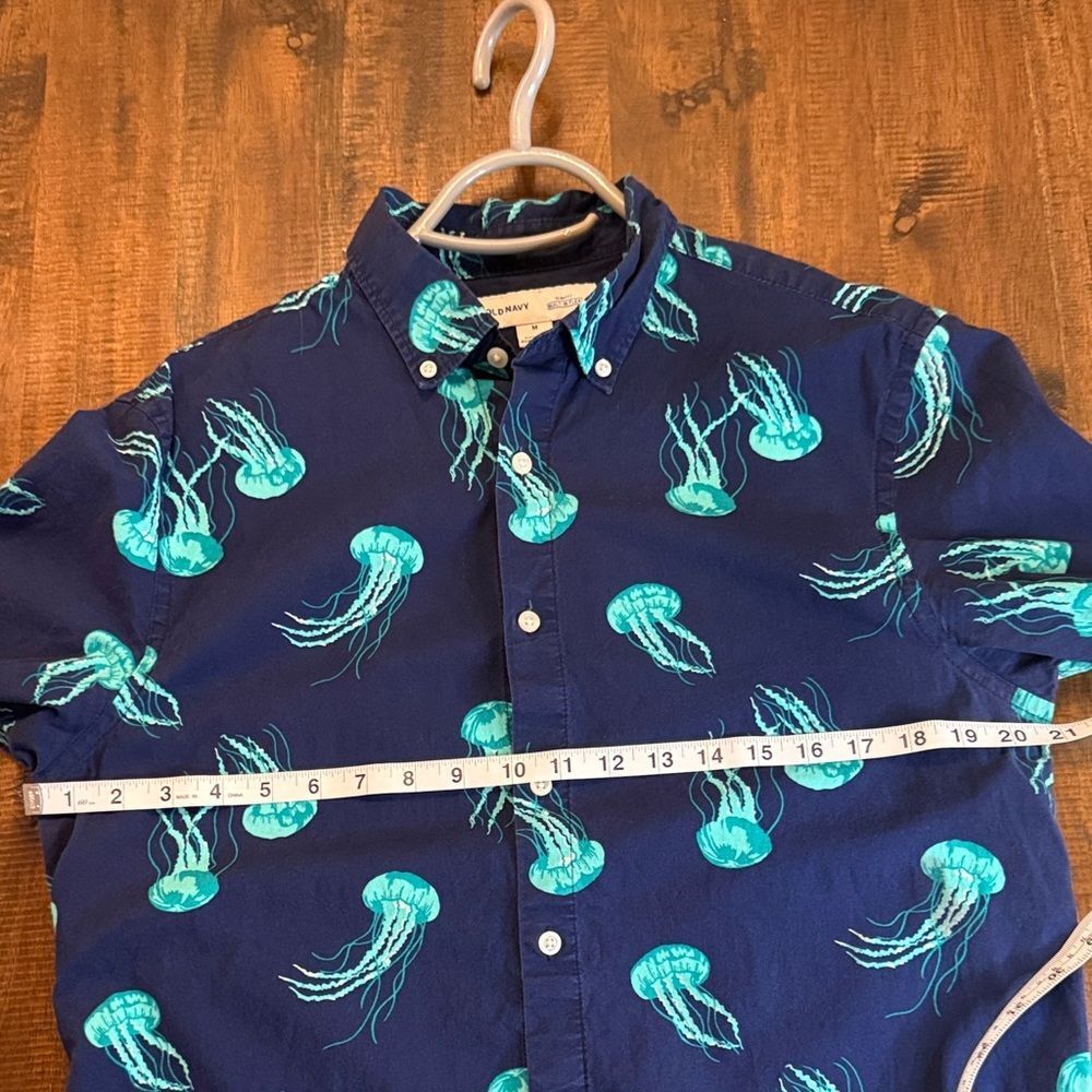 Old Navy Slim-Fit Navy Blue Jellyfish Print Shirt - Picture 5 of 6